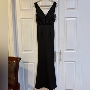 Kalinnu Black Evening Gown with Beaded Detail